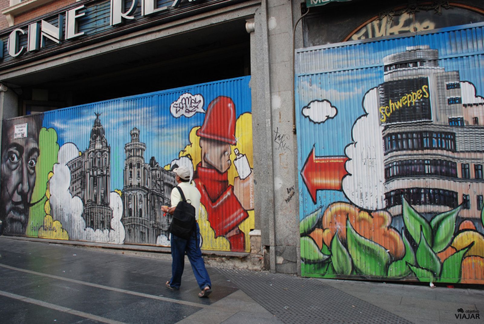 Grafitis en la Gran Vía