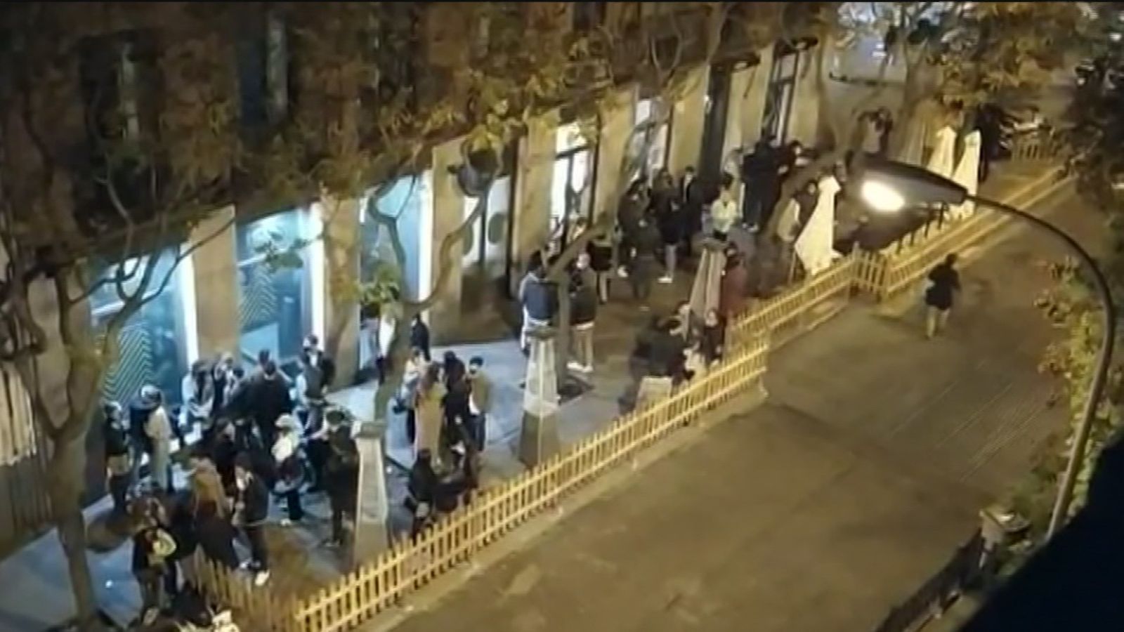Una de las terrazas de la calle Ponzano en Chamberí