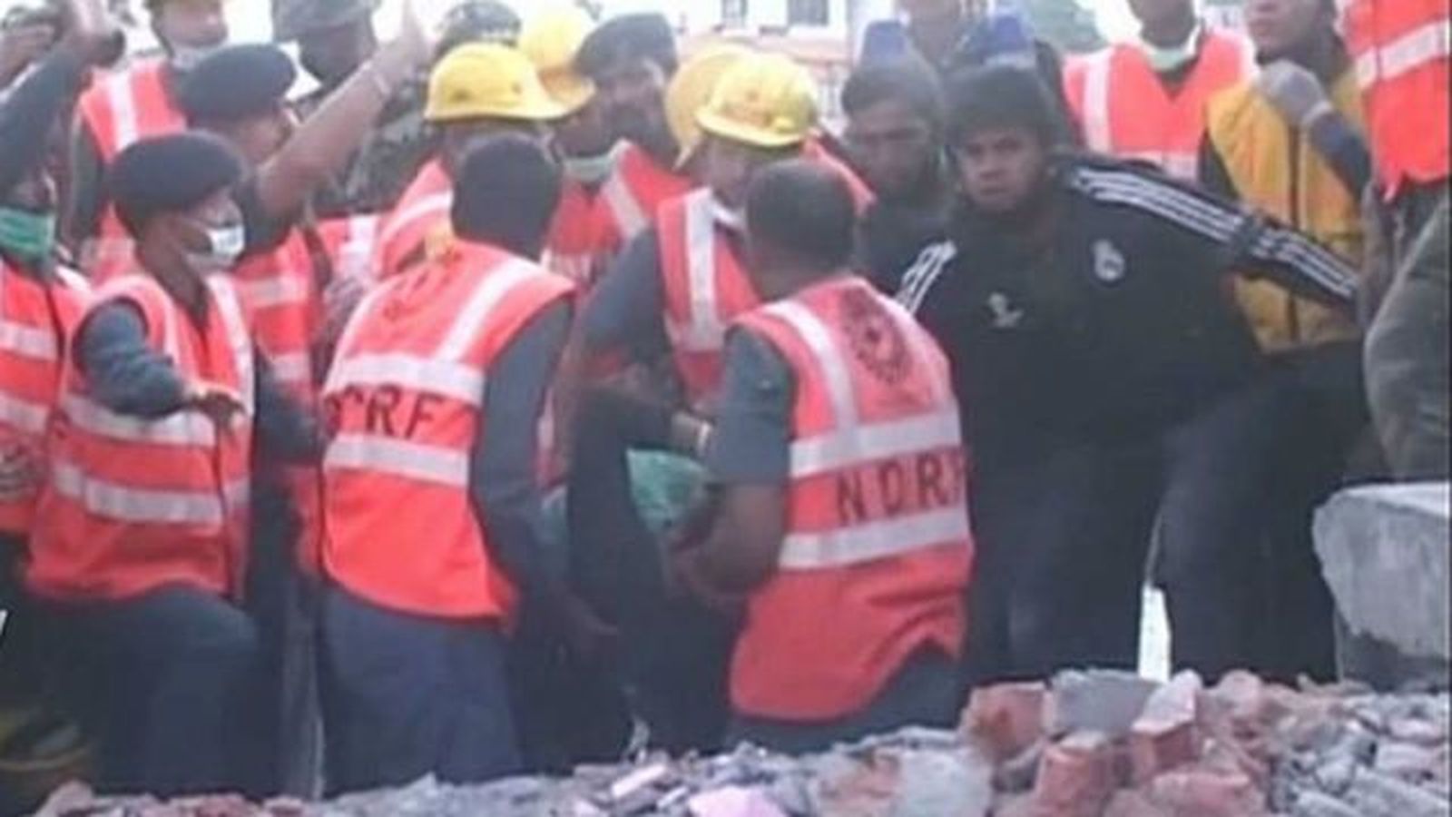El primer ministro de Nepal advierte de que podría haber más de 10.000 muertos