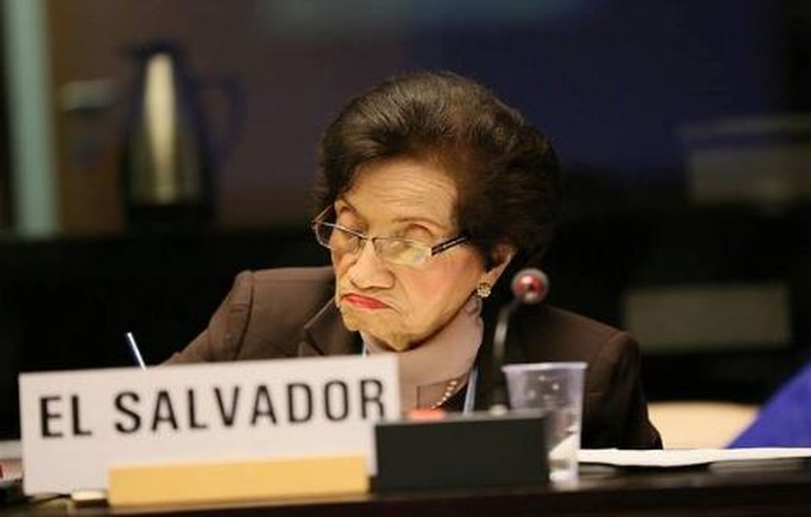 La ministra salvadoreña propone provocar el parto inducido para salvar a "Beatriz"