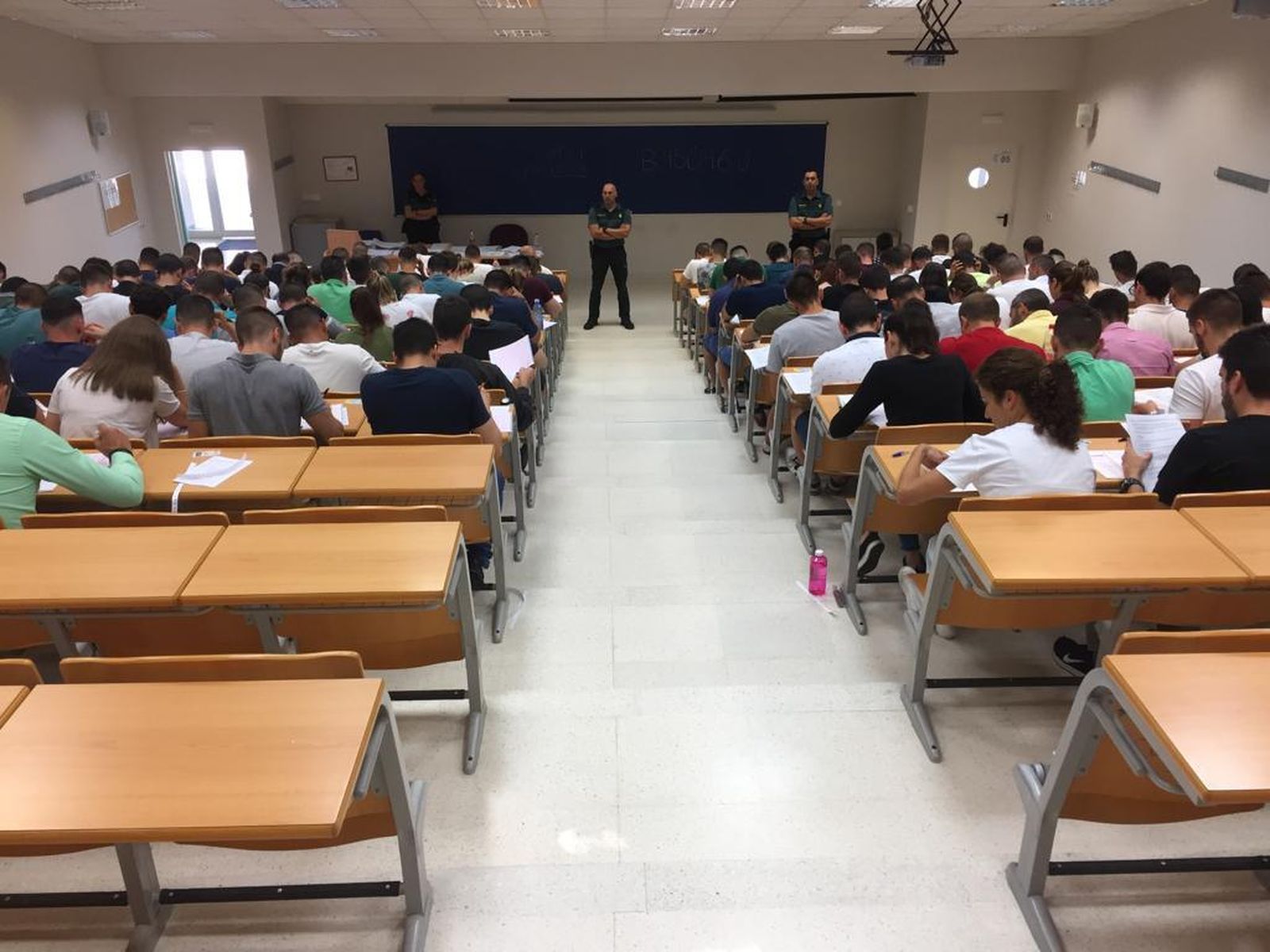 Más de 27.000 personas opositan para Cabos y Guardias Civiles en toda España