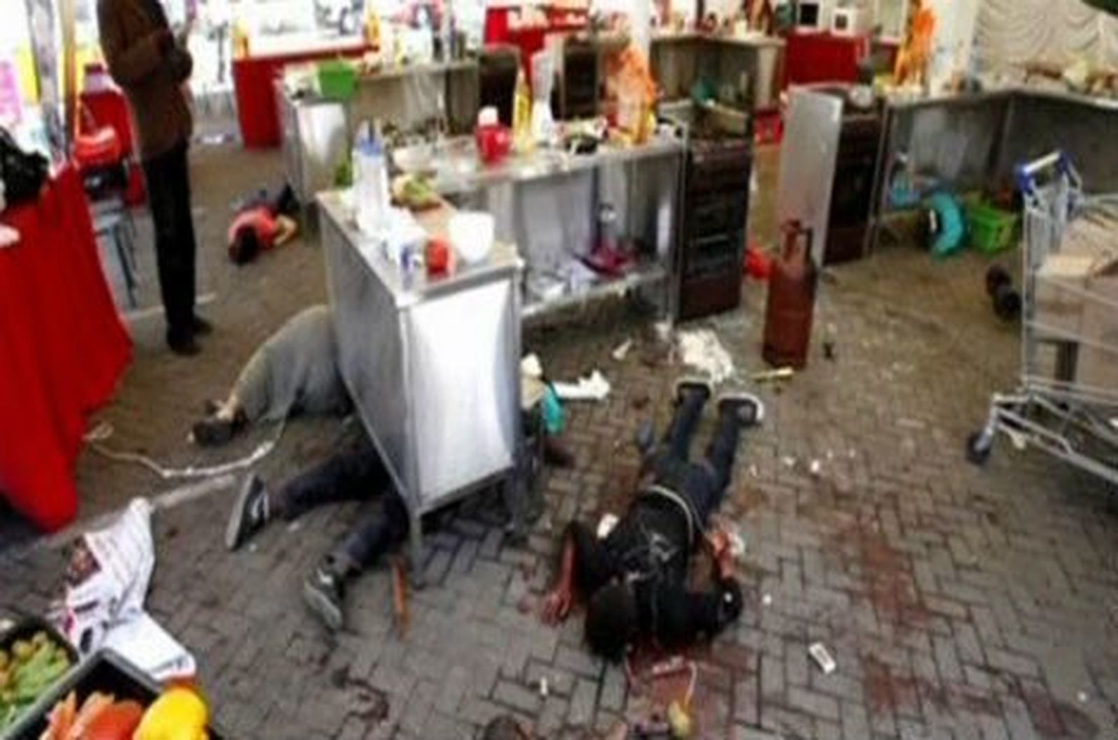 Al menos 30 muertos en el atentado contra un centro comercial en Nairobi
