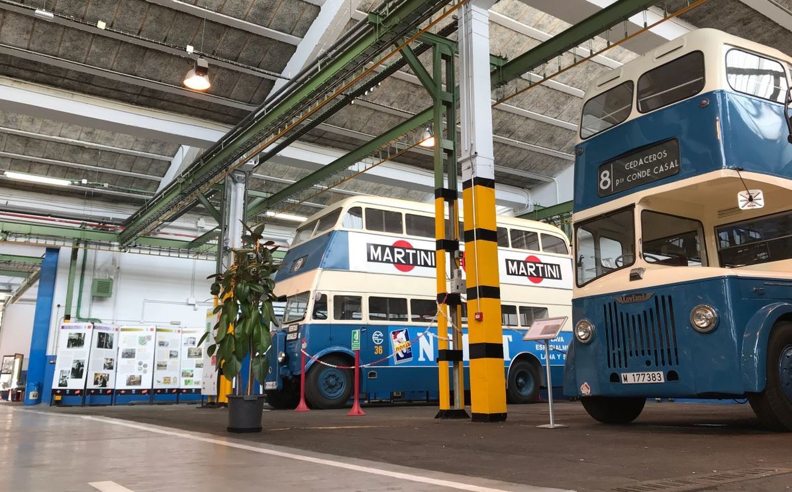 Autobuses en el Museo de la EMT