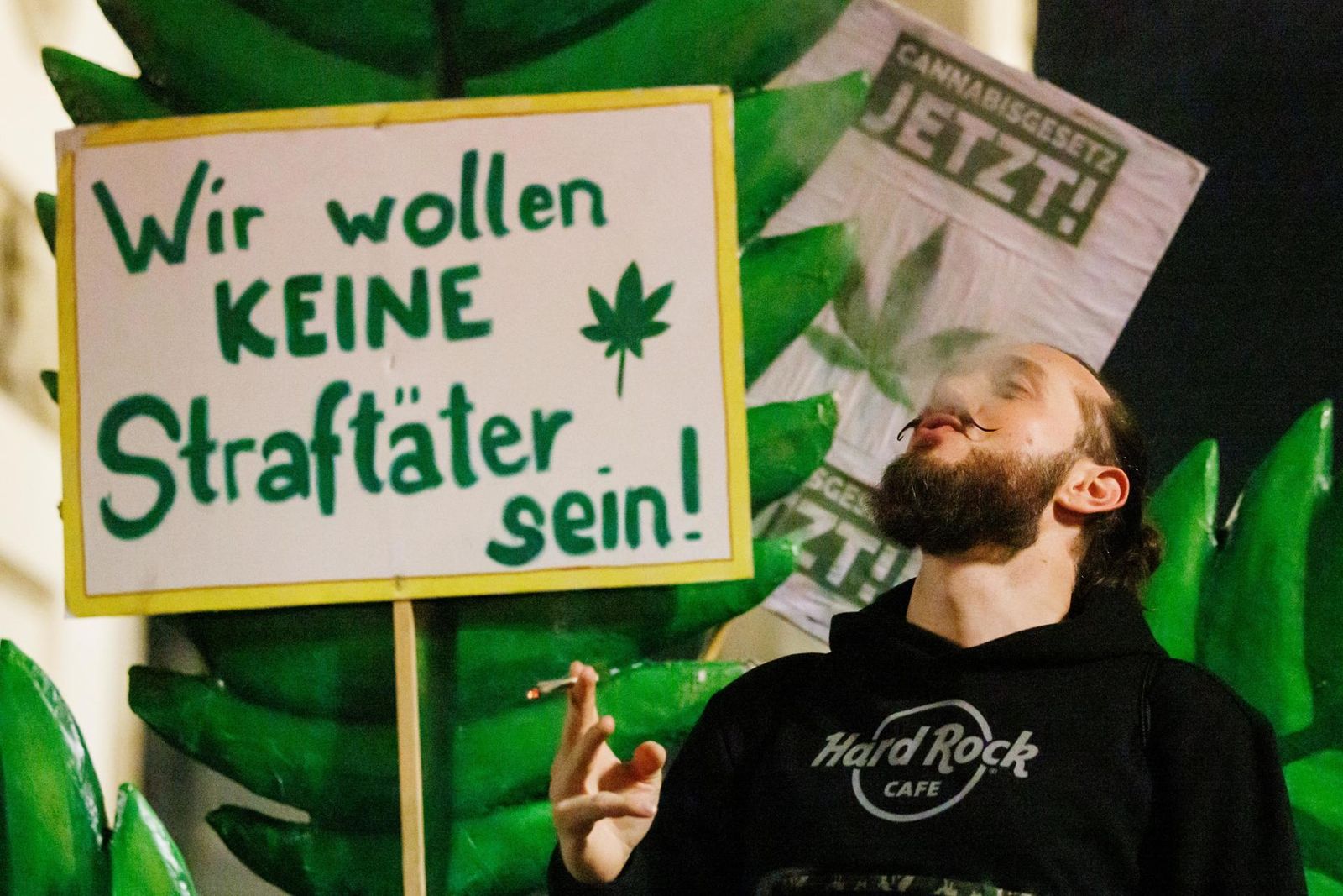 Alemania estrena la legalización parcial del cannabis entre celebraciones y críticas