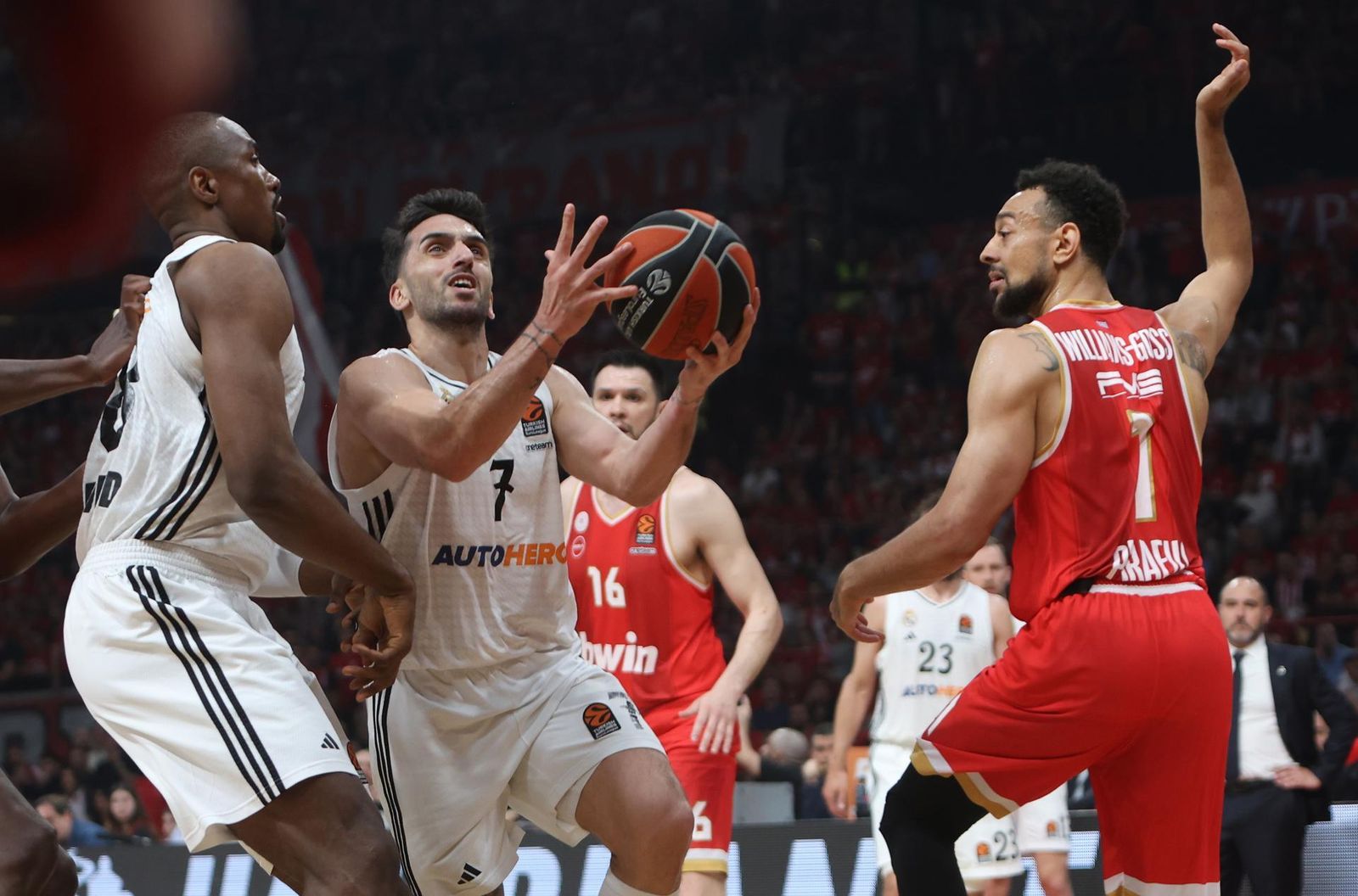 Campazzo ante Olympiacos