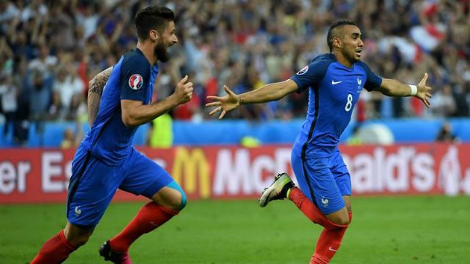 2-1. Payet salva el debut francés