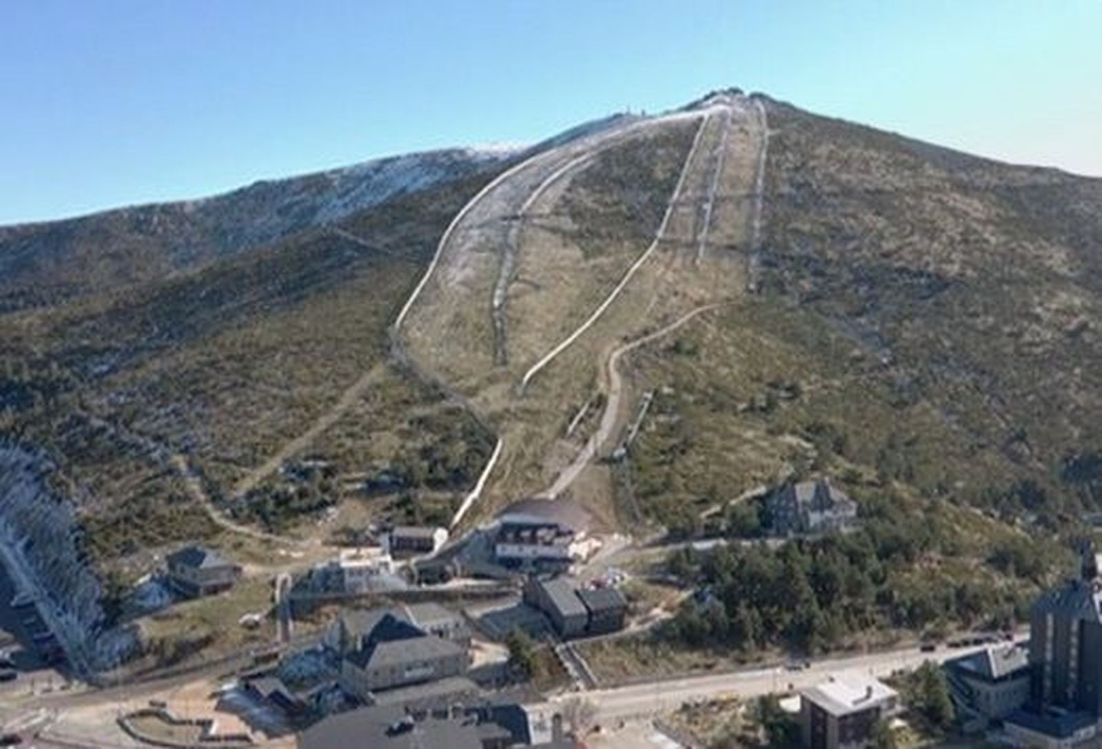 La estación de esquí de Navacerrada se prepara para reabrir el 1 de diciembre pese a la orden de que se desmantele