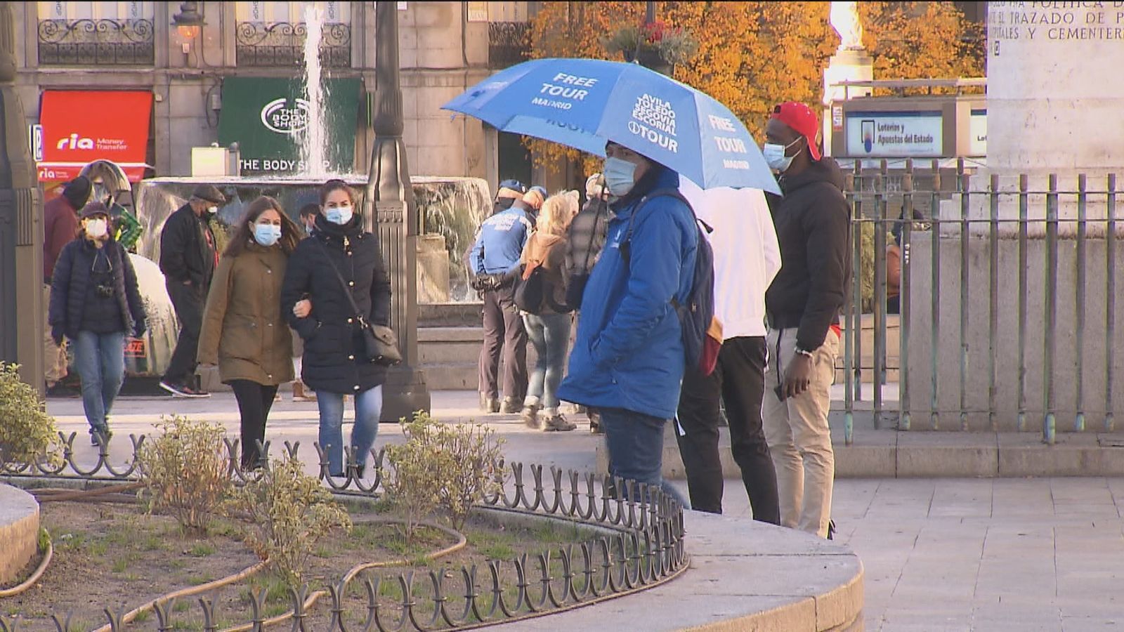 Un guía turístico en el centro de Madrid