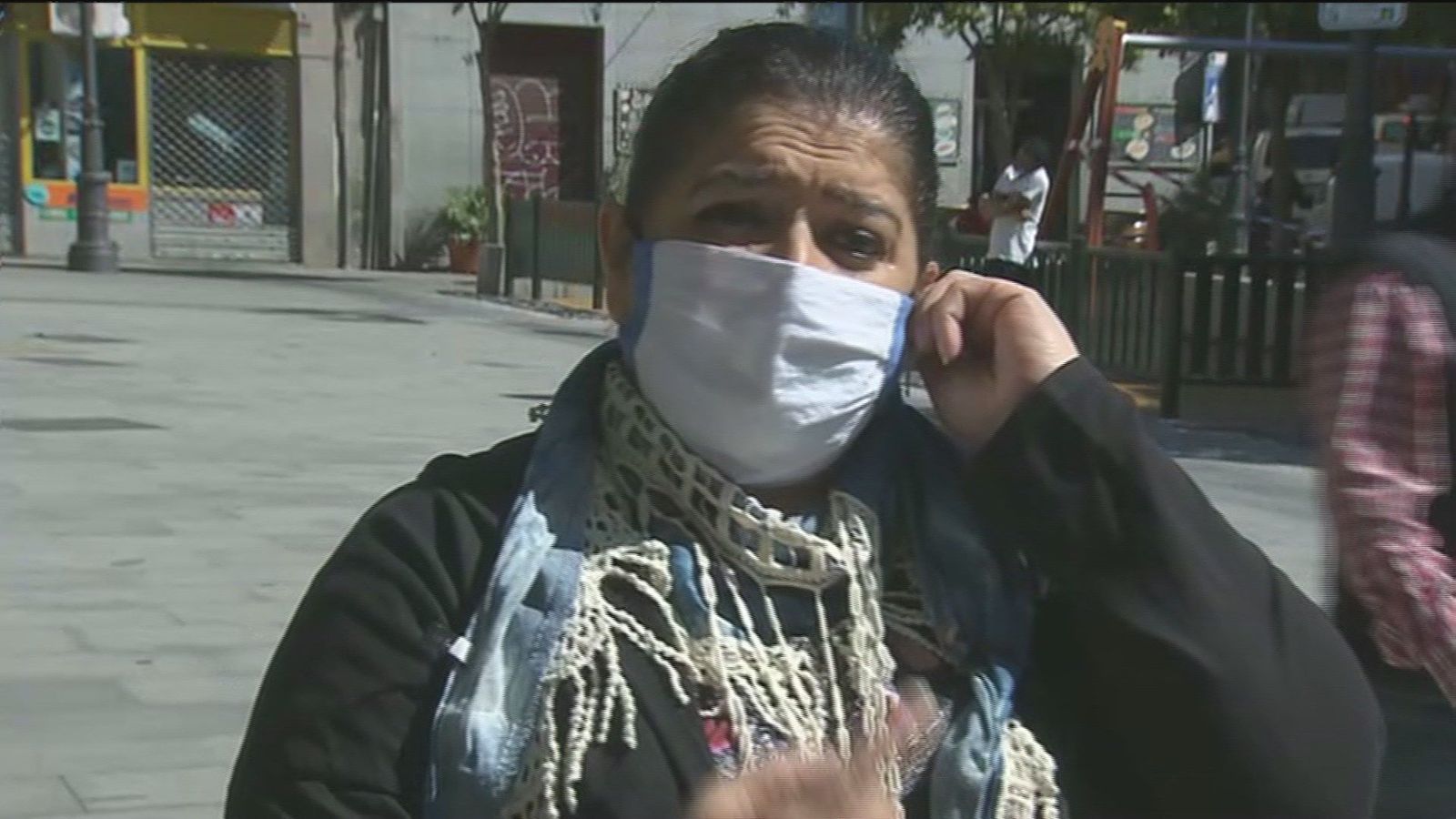 Los vendedores ambulantes denuncian que las medidas de seguridad arruinan su negocio