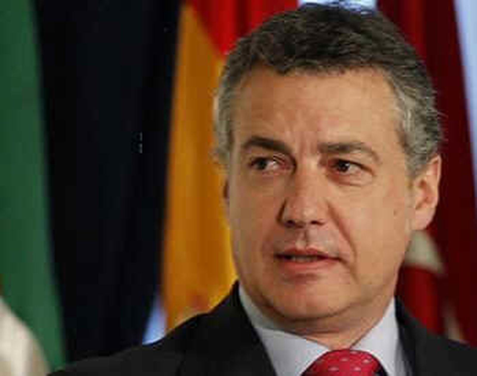 Urkullu defiende "la resistencia pacífica" del PNV