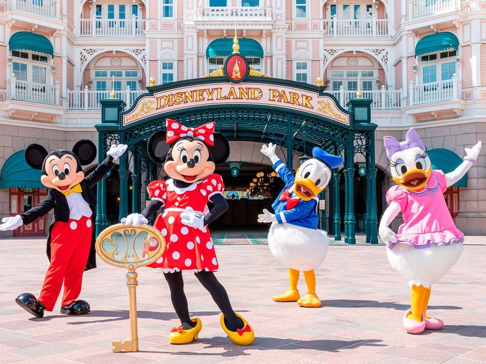 ¿Quieres trabajar en Disneyland París? Hay 7.000 puestos de trabajo