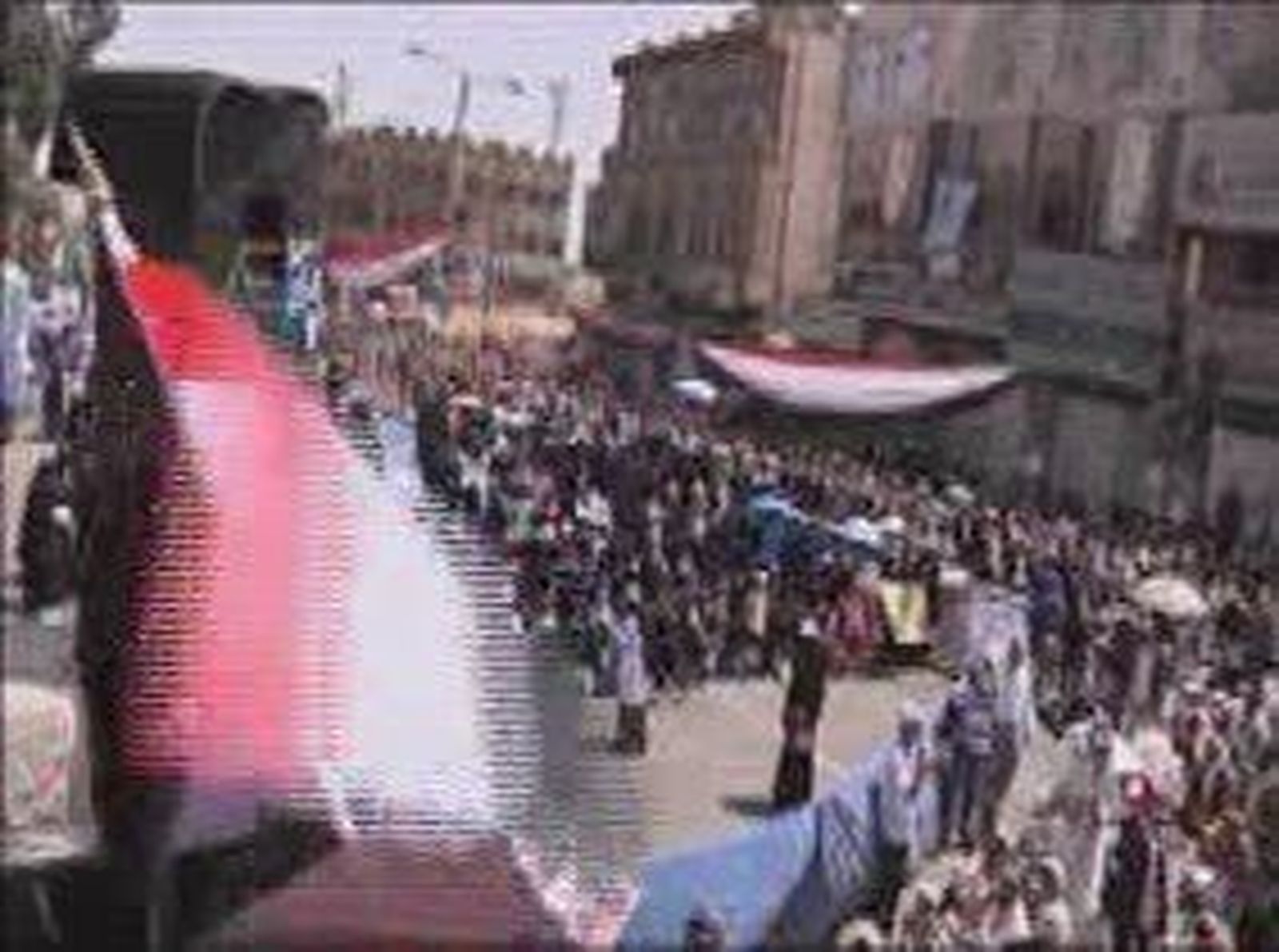 Cinco muertos y decenas de heridos al reprimir las protestas políticas en  Damasco