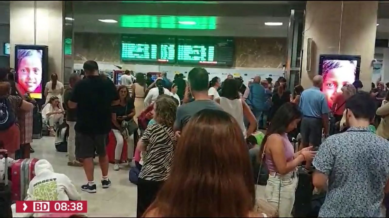 Aglomeraciones en Chamartín por un fallo eléctrico