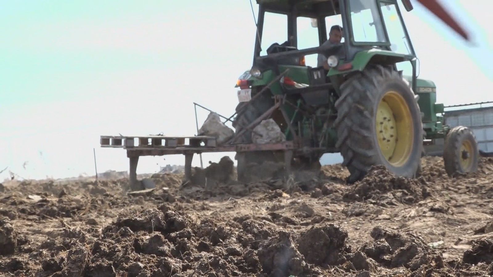 El campo urge ayudas por la subida "especulativa" del gasóleo y de los fertilizantes