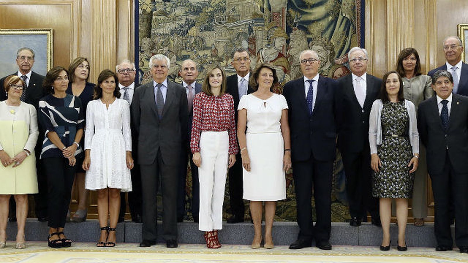 La reina Letizia recibe en la Zarzuela a la Asociación Española contra el Cáncer