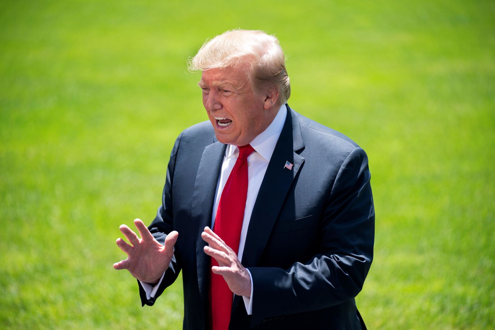 Trump impondrá en junio aranceles del 5% sobre las importaciones desde México