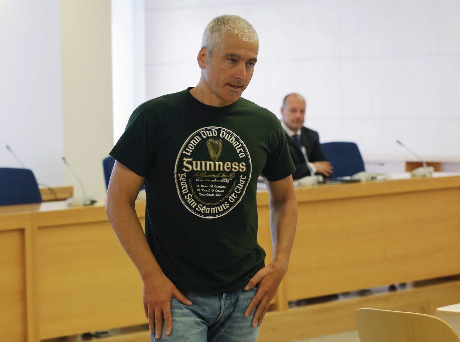 La AVT alerta de que una ley que vota mañana el Senado puede rebajar penas a 44 etarras