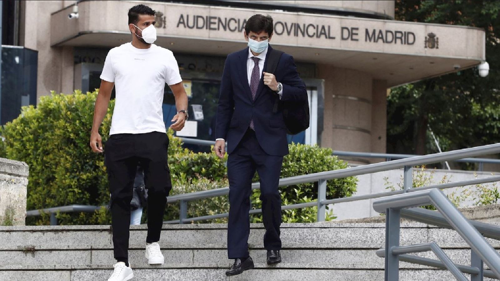 Diego Costa saliendo de la Audiencia Provincial
