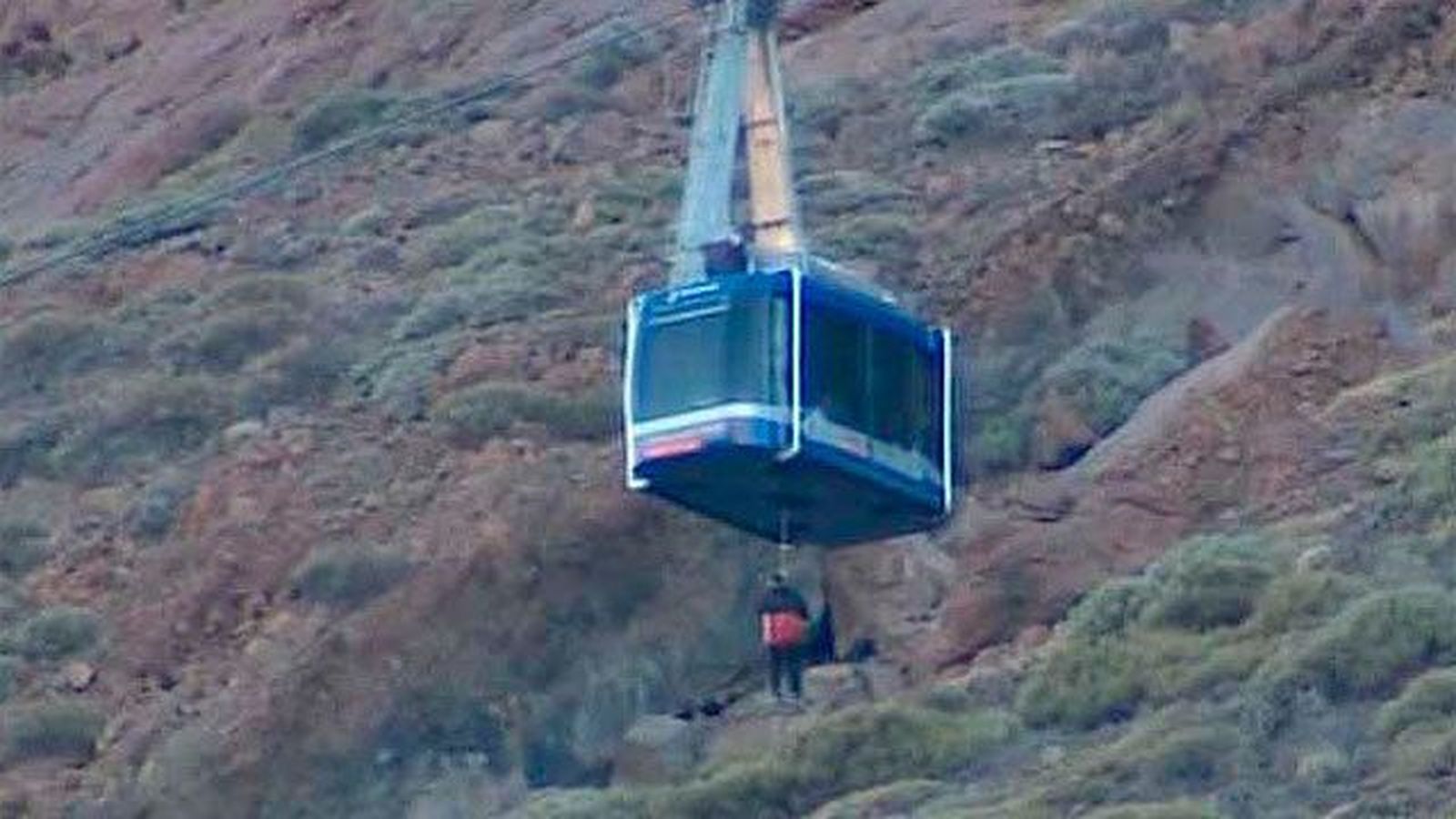 Finaliza la evacuación de 111 personas que pasaron la noche en el Teide