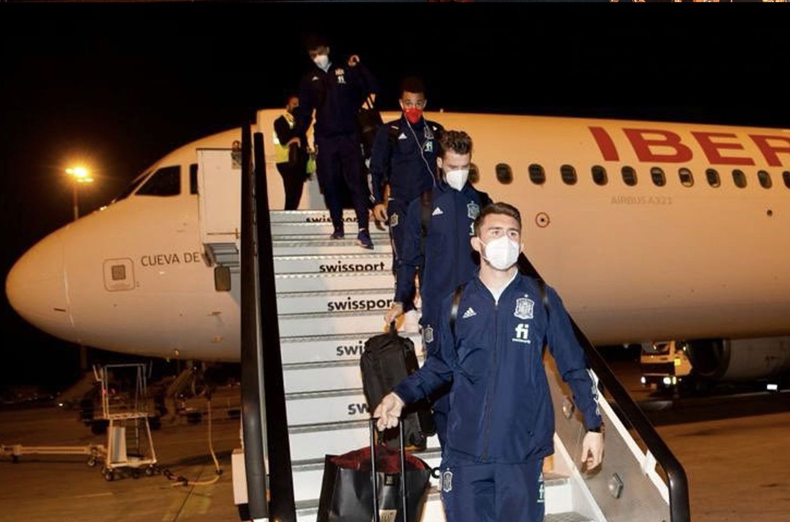 España aterriza en Atenas con la obligación de ganar
