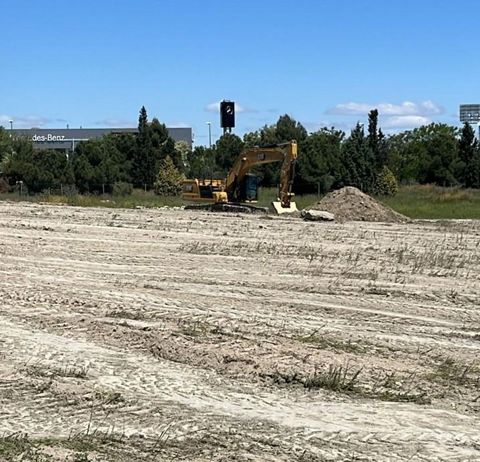 Preparación de los terrenos para la construcción de las viviendas del Plan Vive en Pinto