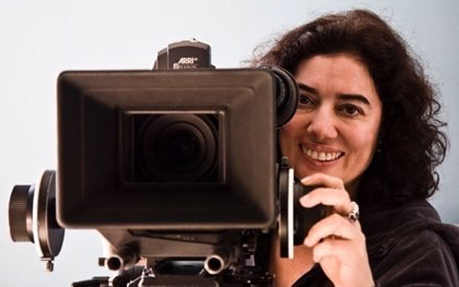 La directora, Chus Gutiérrez analiza los estereotipos de mujer en los medios en el documental 'Rol&Rol'