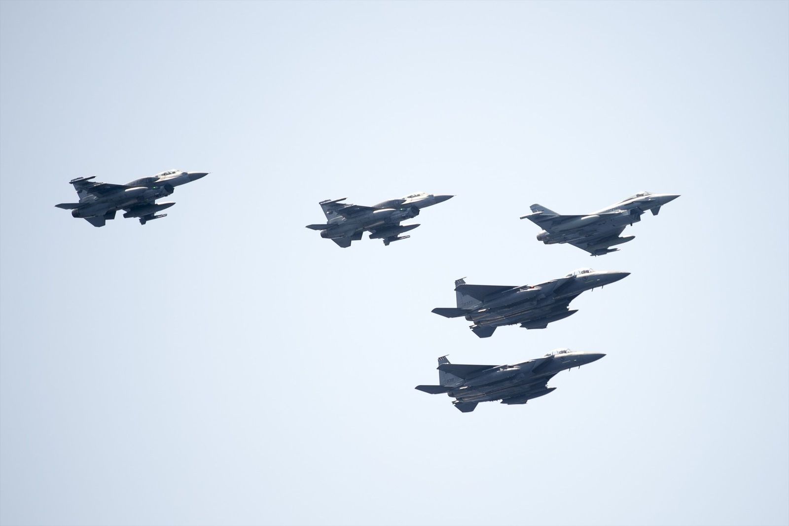 Margarita Robles asegura que España no enviará ningún tipo de avión de combate a Ucrania