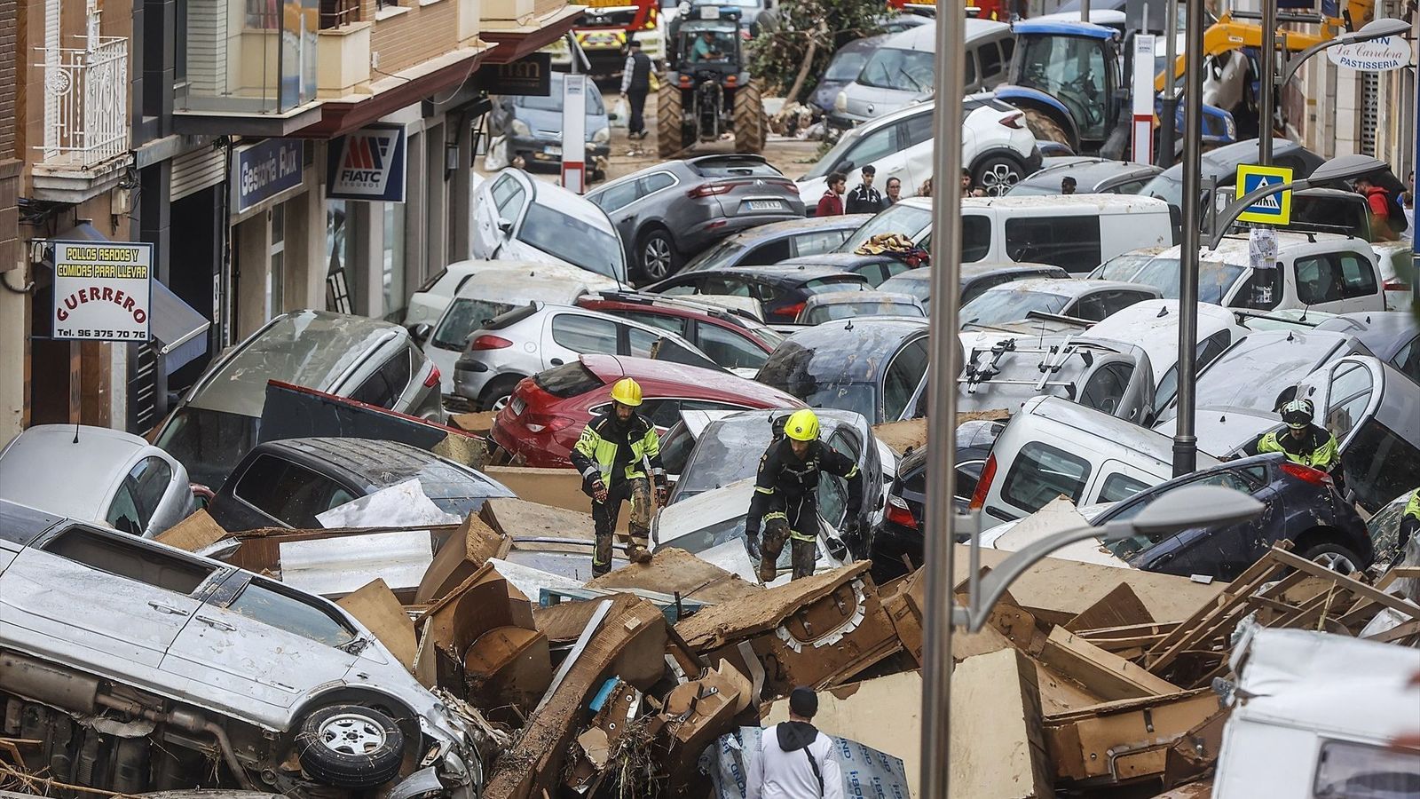 Madrid te da 1.500 euros si donas tu coche sin etiqueta ambiental a los afectados por la DANA