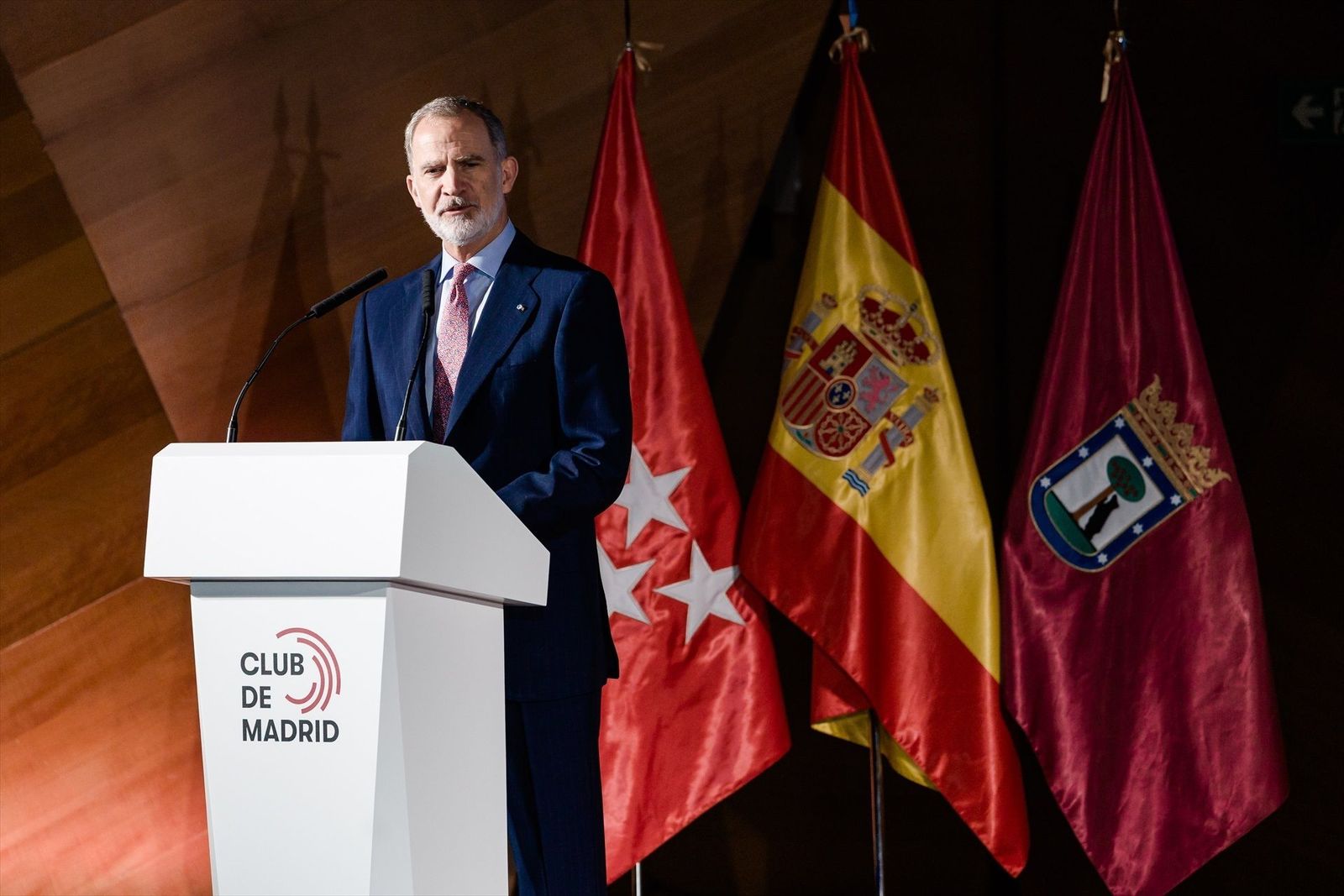 El Rey llama a seguir confiando en la democracia en estos días "un tanto oscuros"