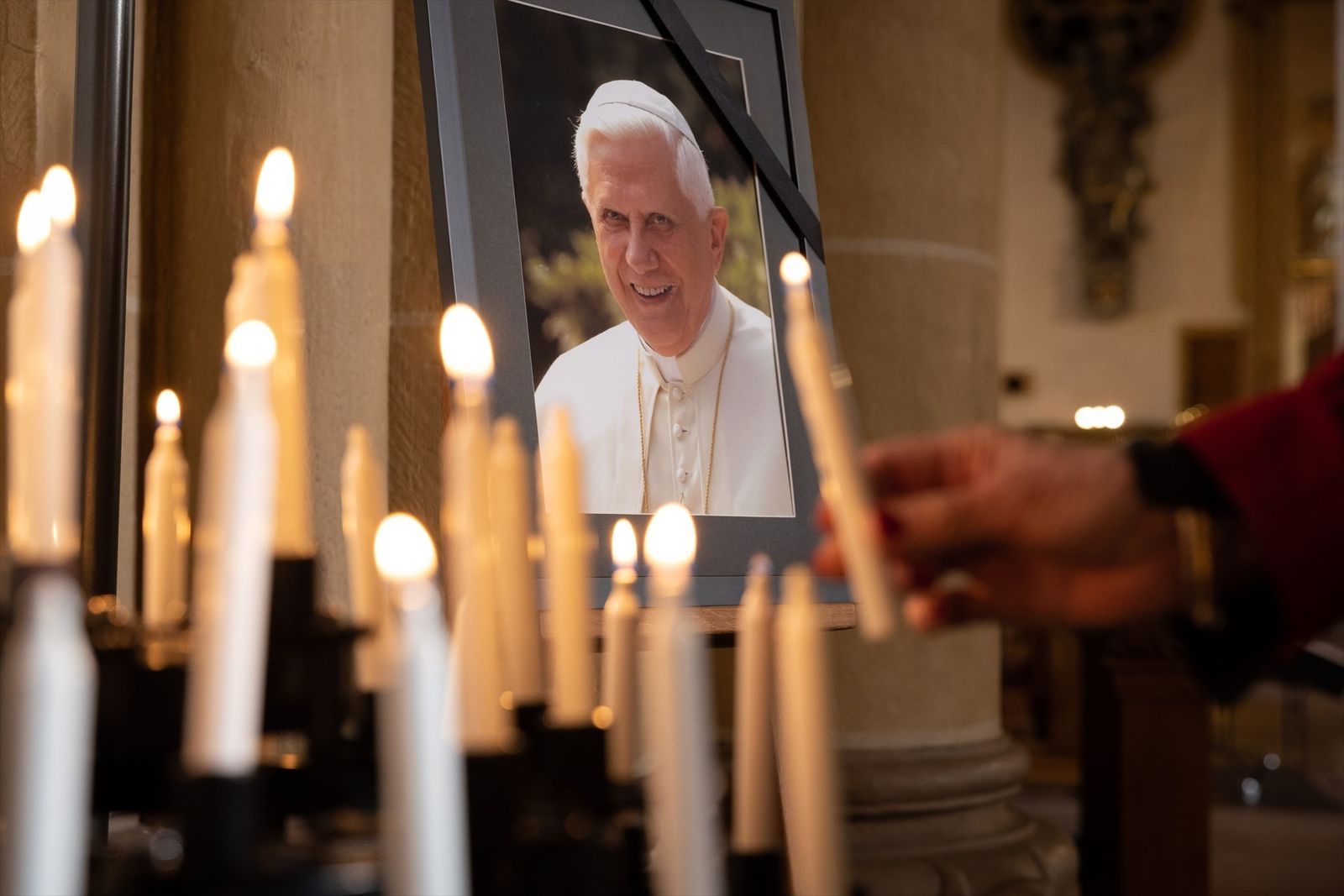 El mundo llora la muerte de Benedicto XVI