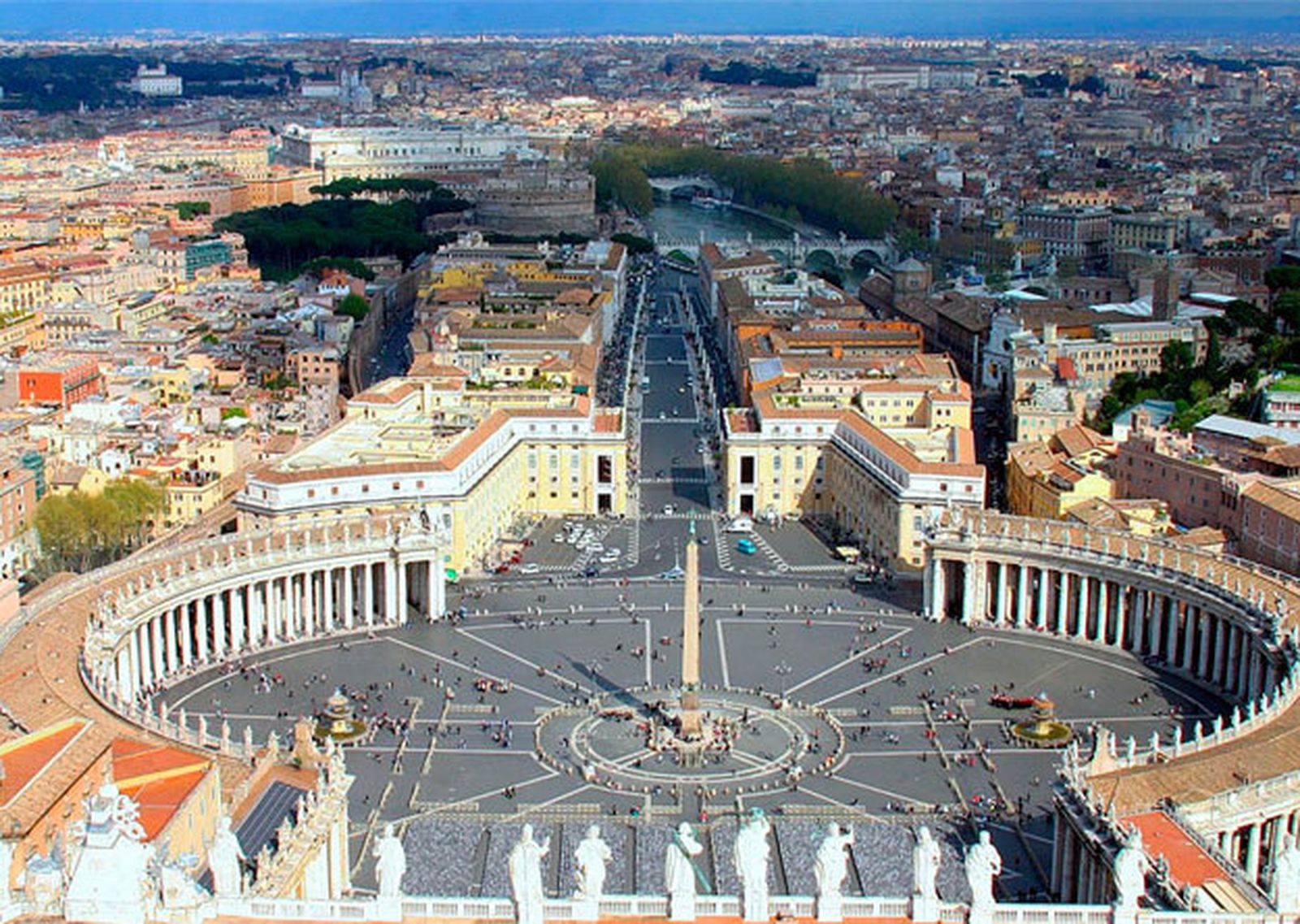 Turismo por el mundo: la Plaza de San Pedro del Vaticano