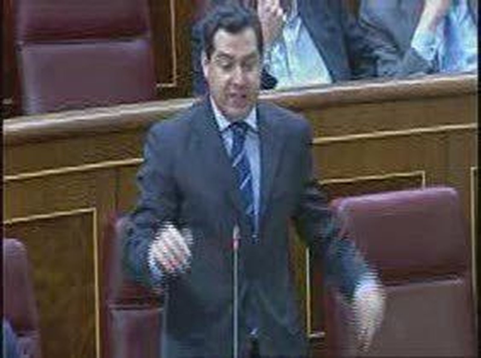 Chaves reta al PP a ponerle una querella por los ERE