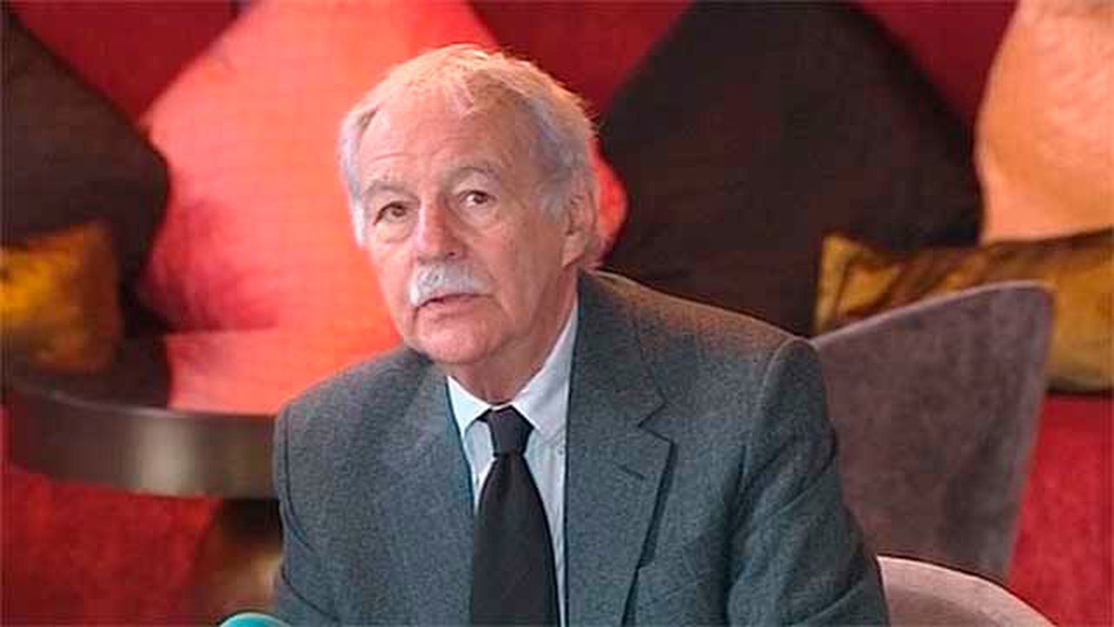 Eduardo Mendoza