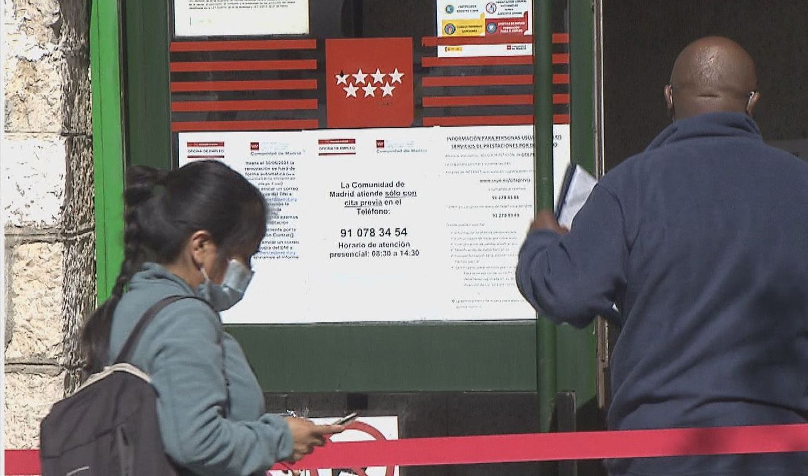 Los sindicatos denuncian retrasos en el pago de prestaciones que afectan a más de 150.000 trabajadores
