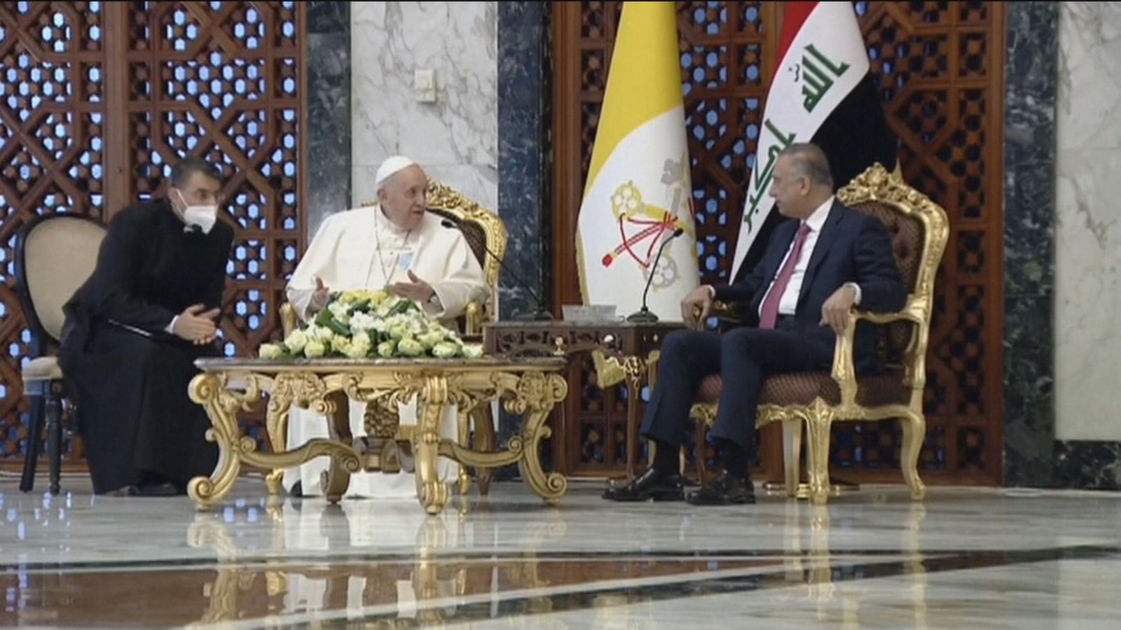 El papa Francisco llega a Irak en una visita histórica de tres días