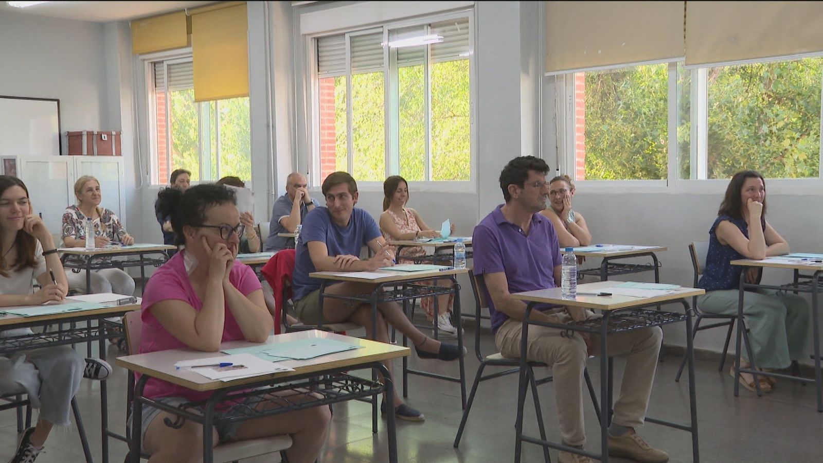 Nervios e ilusión en las oposiciones a profesor en Madrid