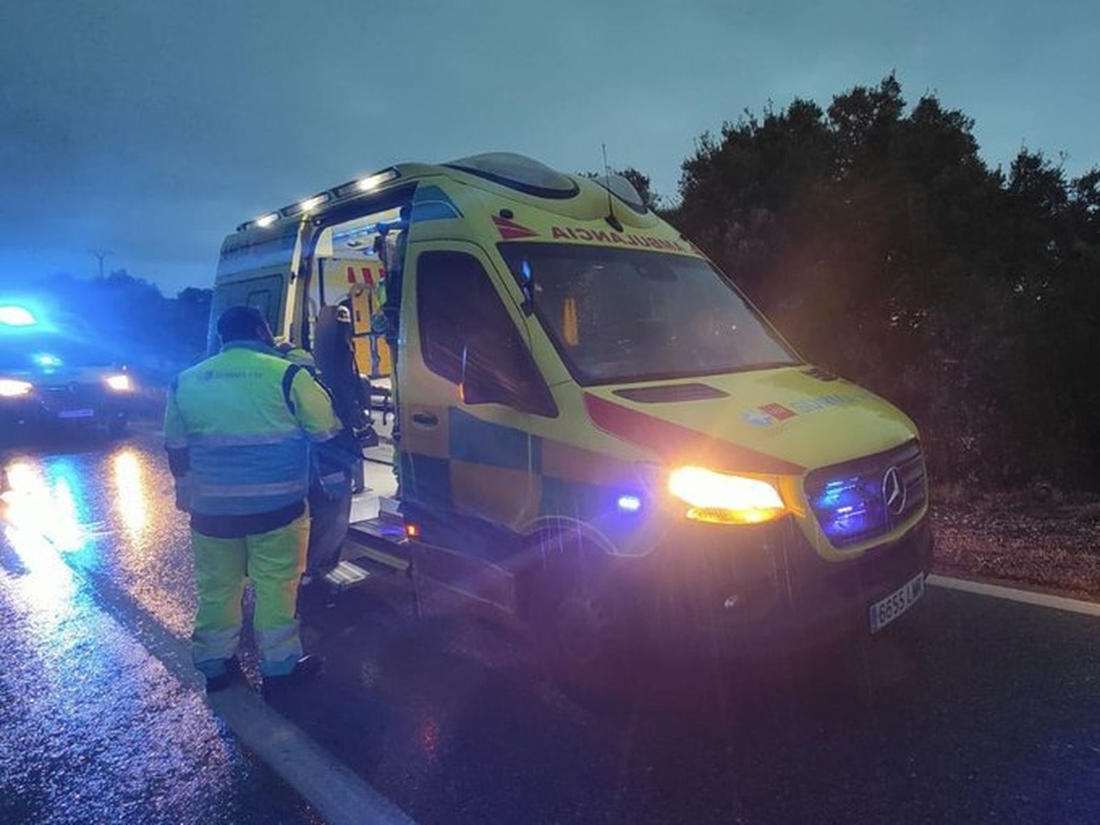 Equipos del SUMMA112 en el accidente mortal de Los Santos de la Humosa