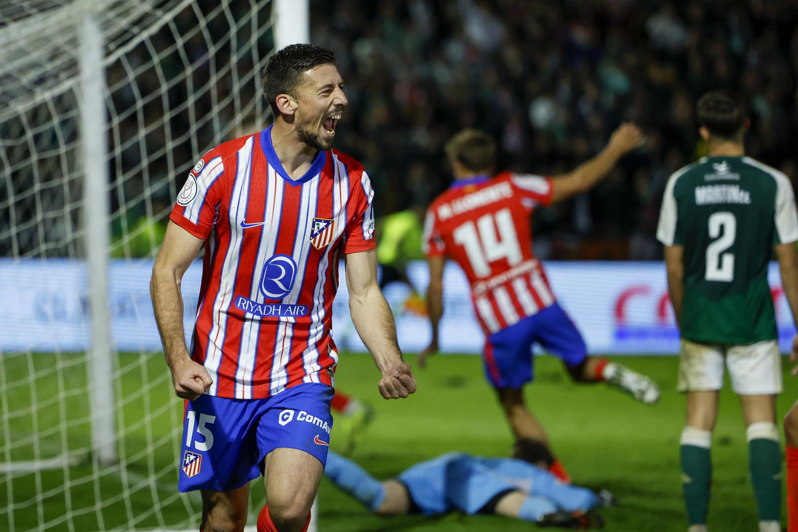 Lenglet ante el Cacereño