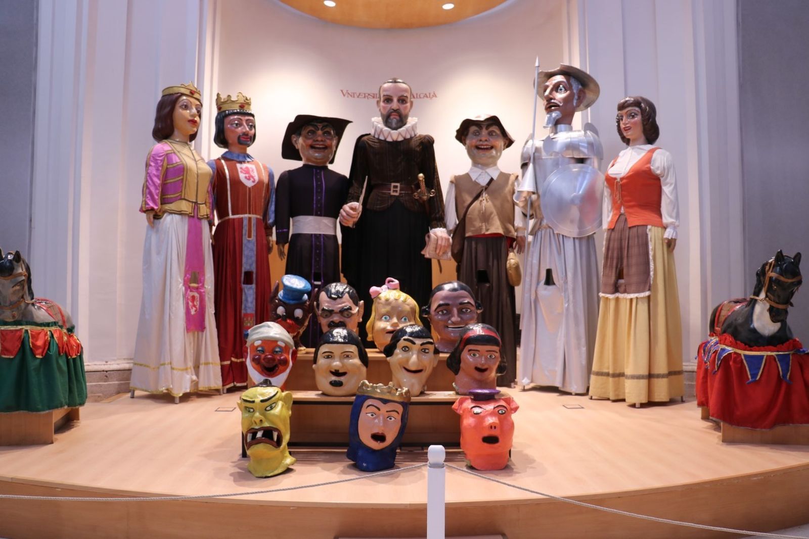 Exposición de los Gigantes y los Cabezudos