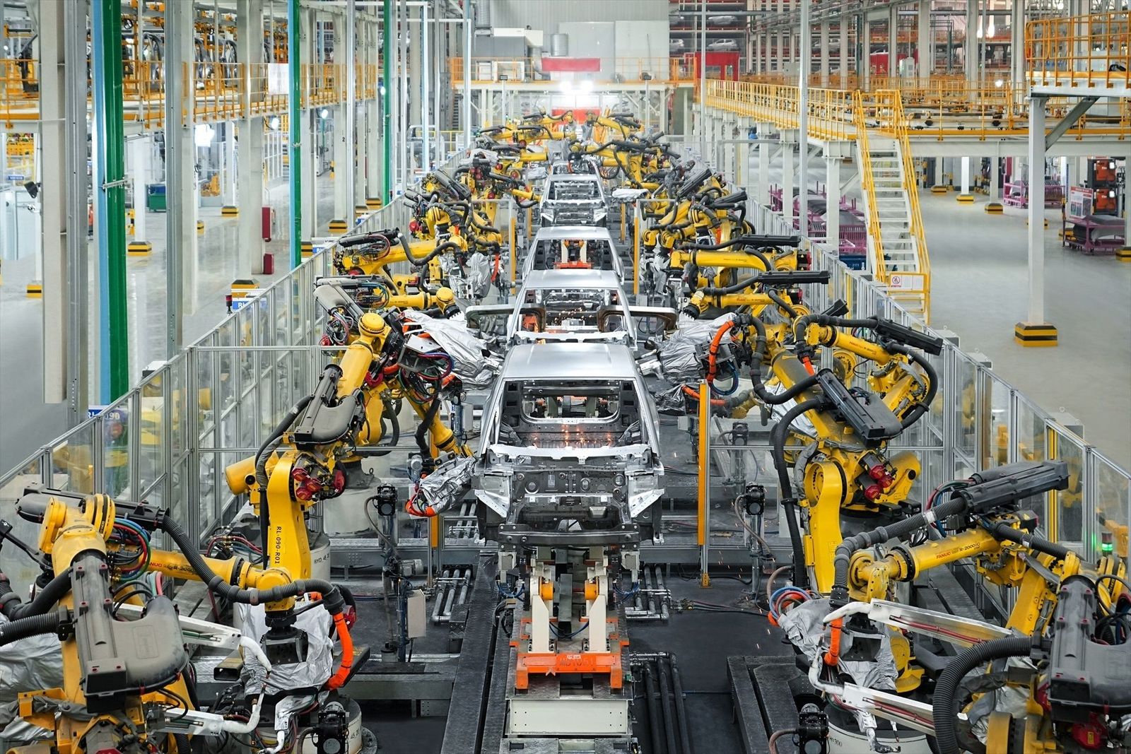 El sector del automóvil respira: los coches diésel y gasolina podrán convivir con los eléctricos
