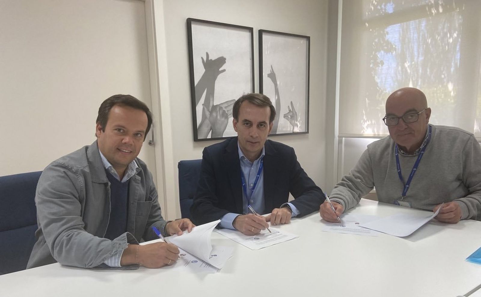 Firma del acuerdo entre el Alcobendas CF y el CD Base
