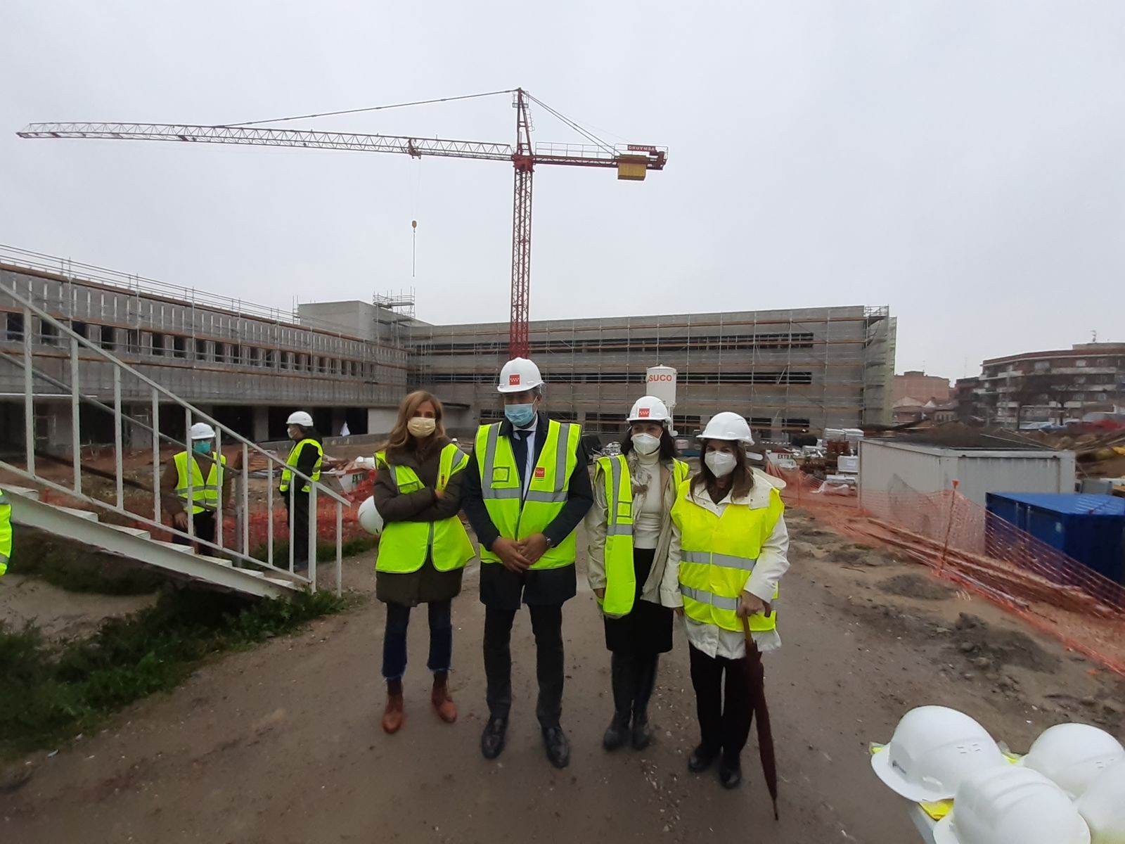 El consejero de Interior, Enrique López visitando las obras de la nueva sede judicial de Navalcarnero estará lista en febrero