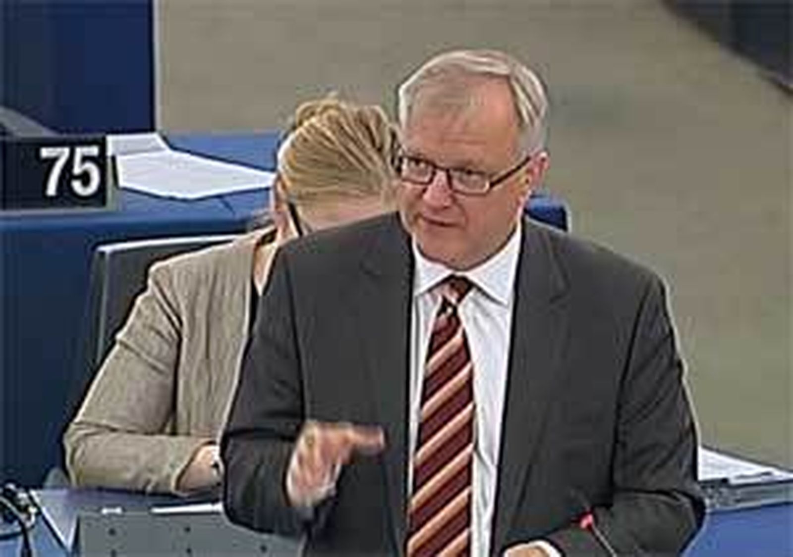 Rehn: el "único objetivo" de la ayuda es "proteger los ahorros  de los españoles"