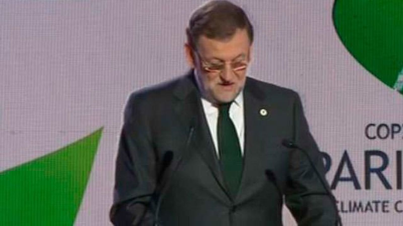 Rajoy defiende ante los sondeos que debe gobernar la lista más votada el 20D
