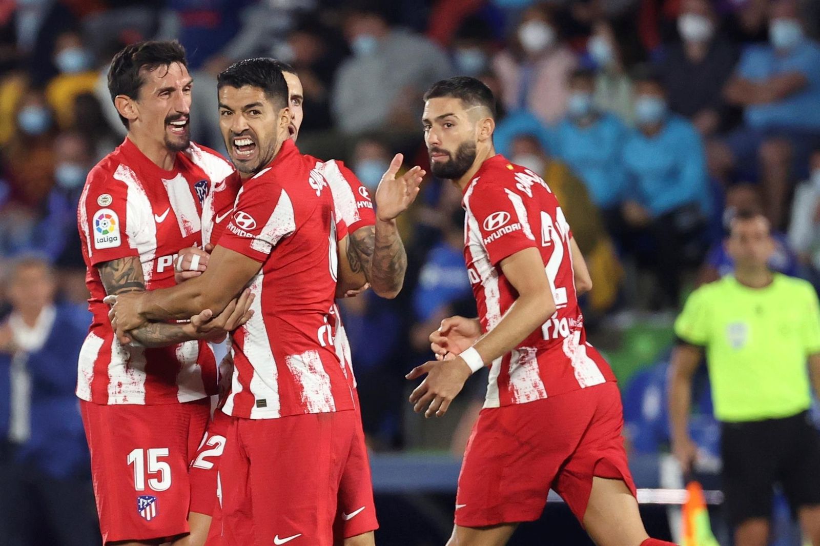 Luis Suárez, Savic y Yannick Carrasco