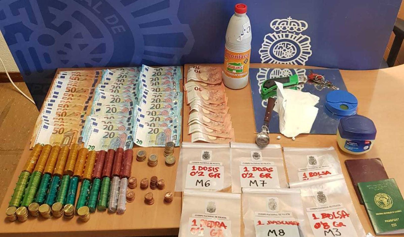 Drogas y dinero incautados en la operación policial