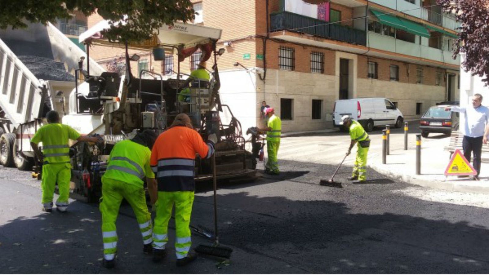 El Ayuntamiento iniciará en agosto una campaña para "tapar" los alcorques vacíos