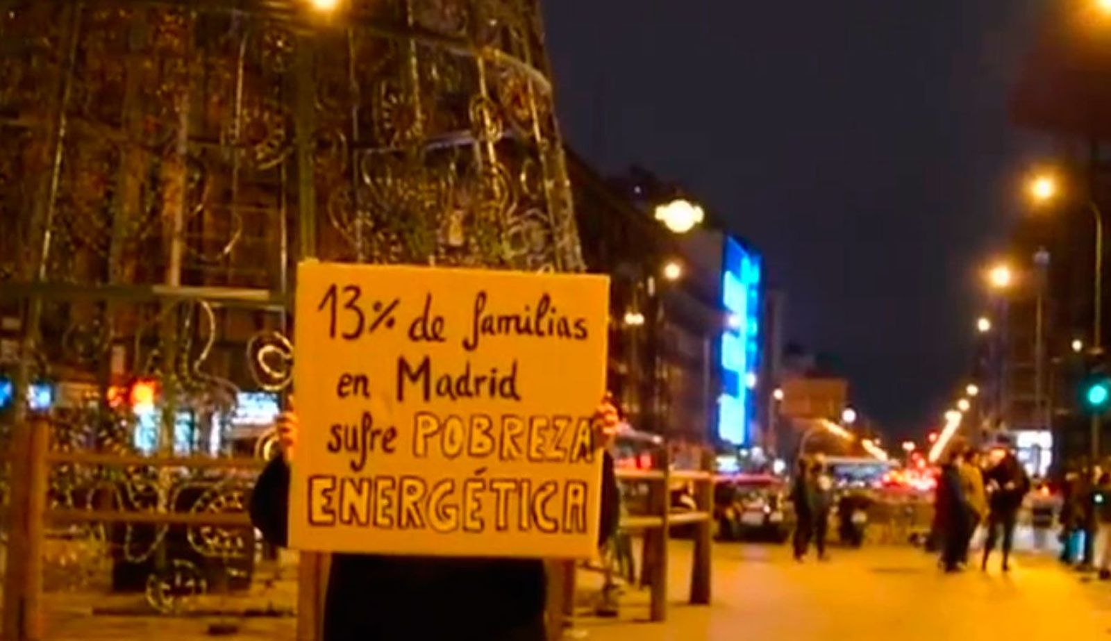 Un colectivo de extrema izquierda sabotea las luces de Navidad de Madrid