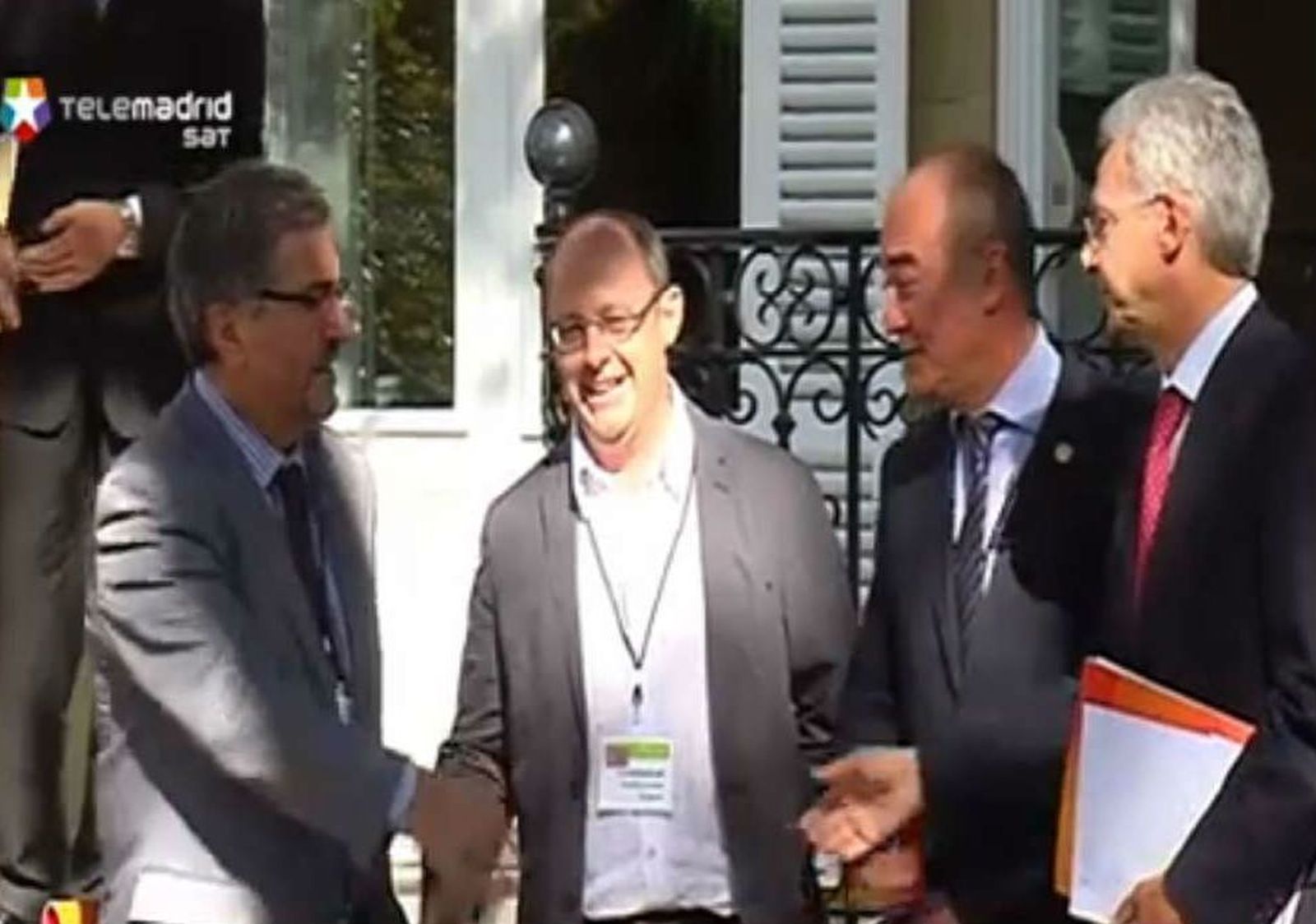 Mediadores, entorno de Batasuna, nacionalistas y socialistas protagonizan la Conferencia de Paz