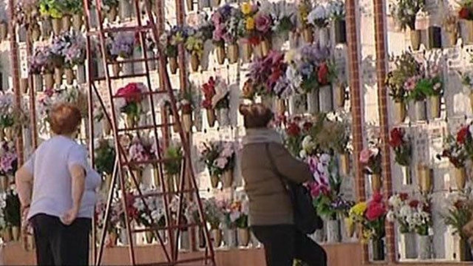 Medio millón de personas visitarán los cementerios de Madrid